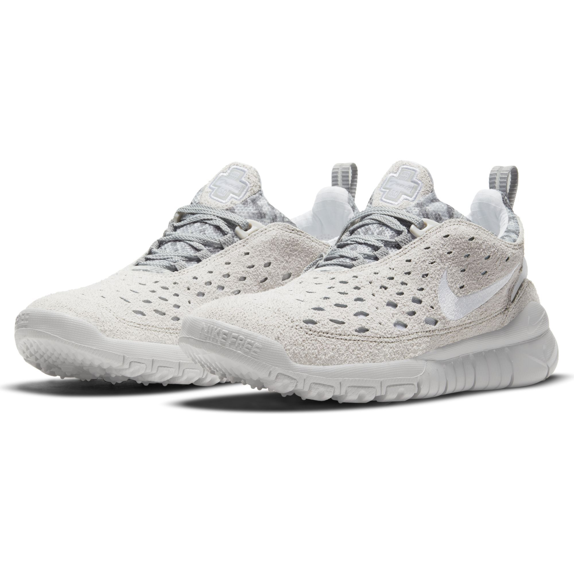 all black nike free run