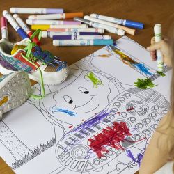 Adidas Originals e Sean Wotherspoon collaborano per il rilascio Legacy 4 Our Kids con la ZX8000 Dopo aver recentemente lanciato la loro sneaker ZX8000 Super Earth, adidas Originals e Sean Wotherspoon si uniscono ancora una volta per presentare un bambino -ready assumere la silhouette giocosa patchwork.